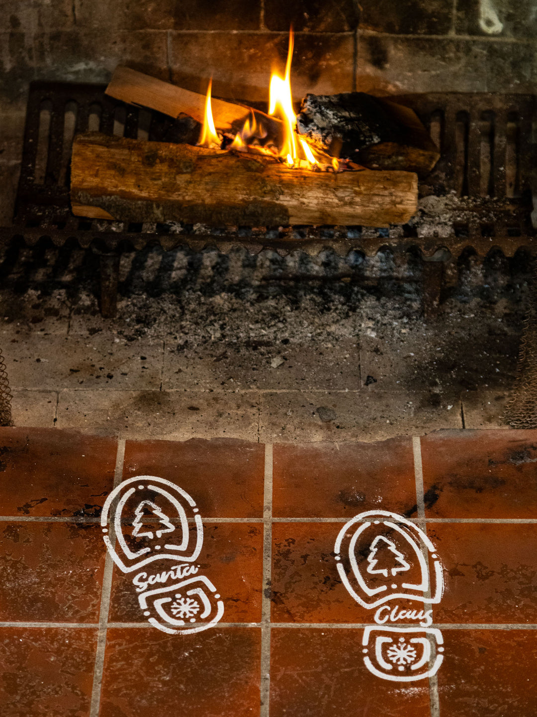 Reusable Santa Footprint Stencil Set – Acrylic Boot Prints for Christmas Magic