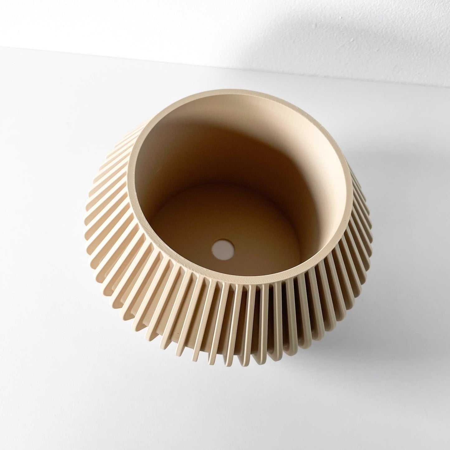 The "Hendro" Planter - Modern Indoor Plant Pot and Container - WG Creative Co.