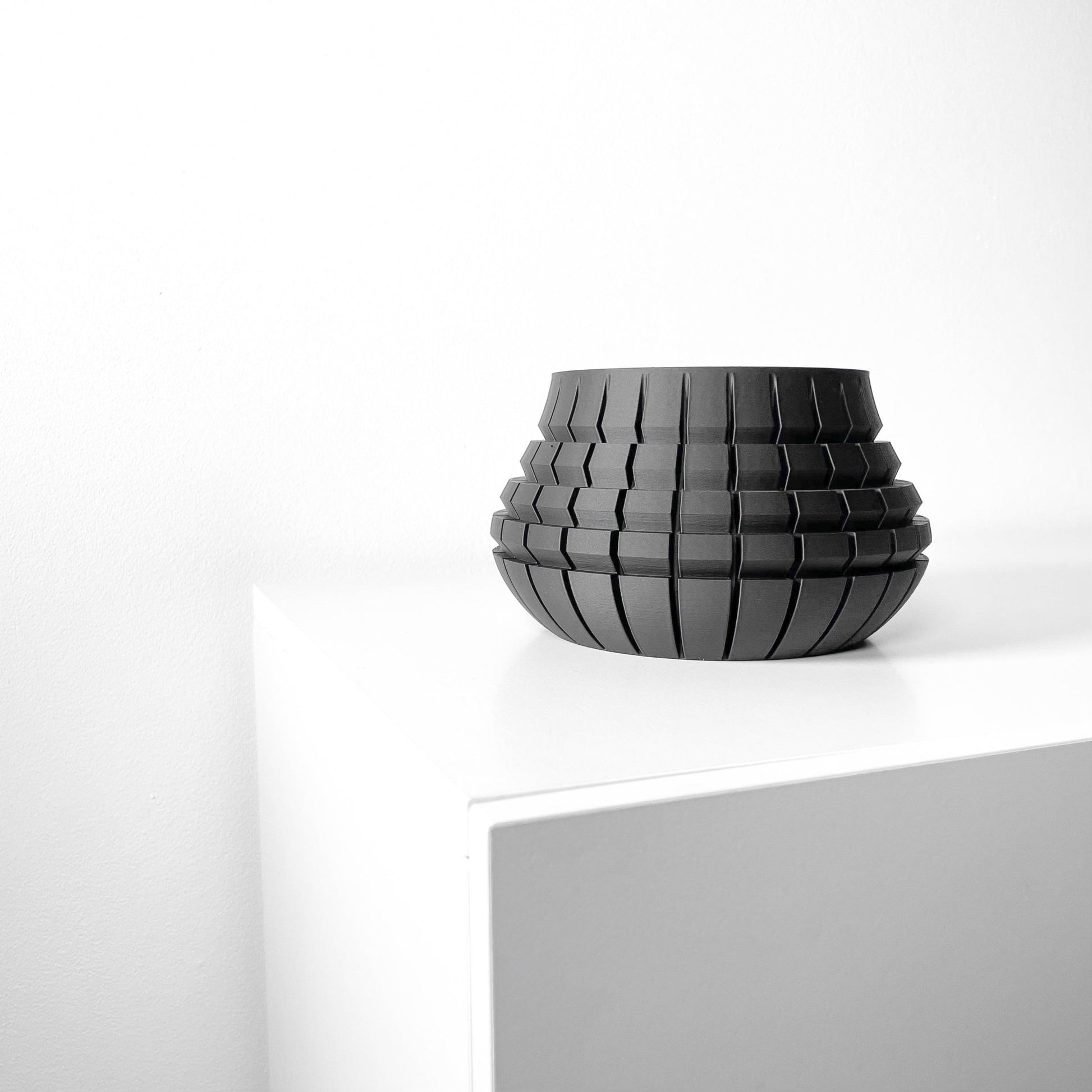 The "Ivane" Planter - Modern Indoor Plant Pot and Container - WG Creative Co.