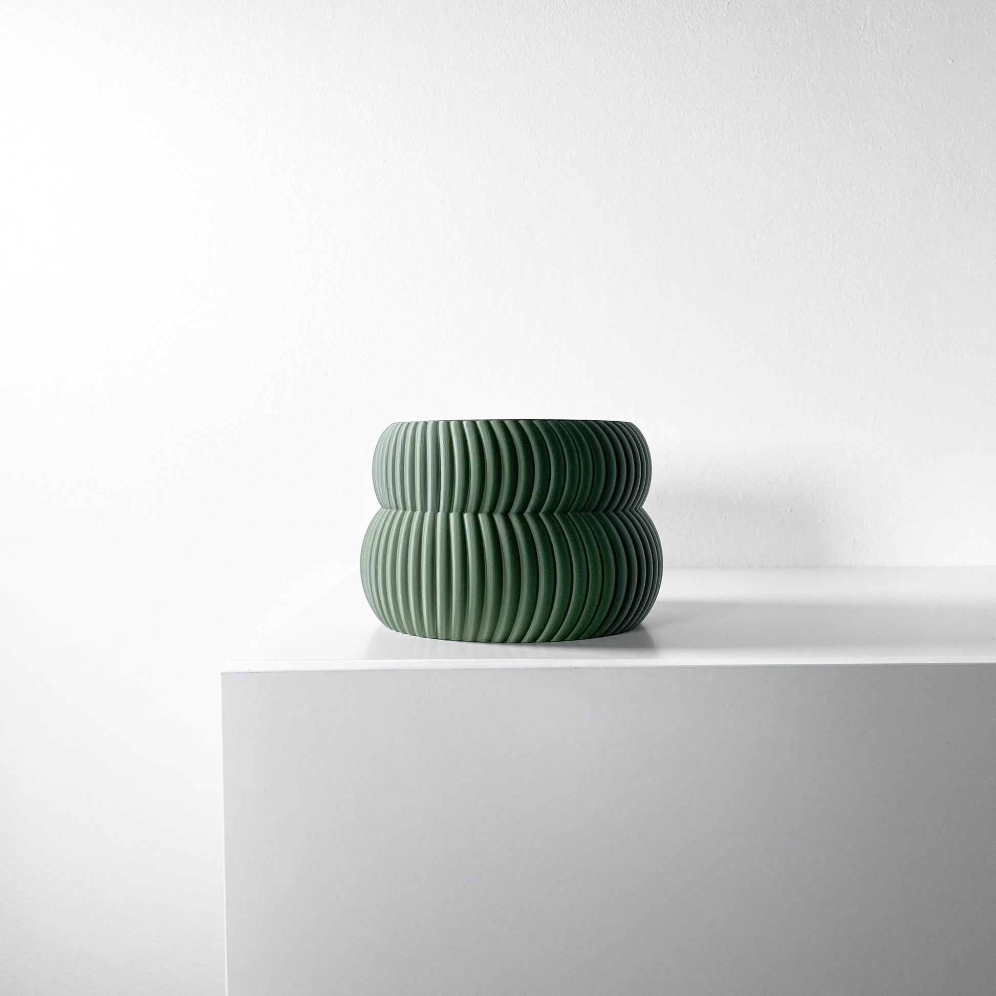 The "Quarn" Planter - Modern Indoor Plant Pot and Container - WG Creative Co.