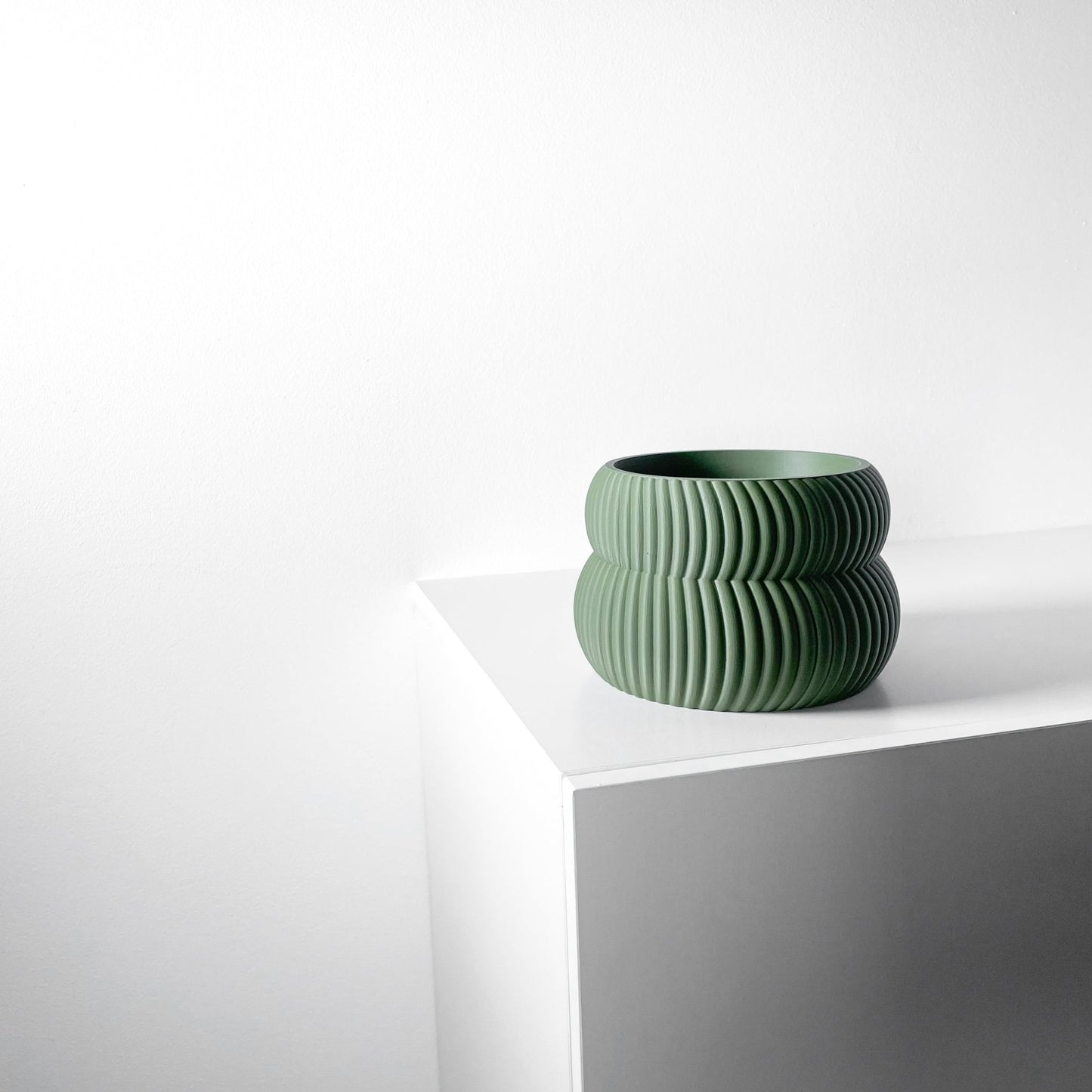 The "Quarn" Planter - Modern Indoor Plant Pot and Container - WG Creative Co.