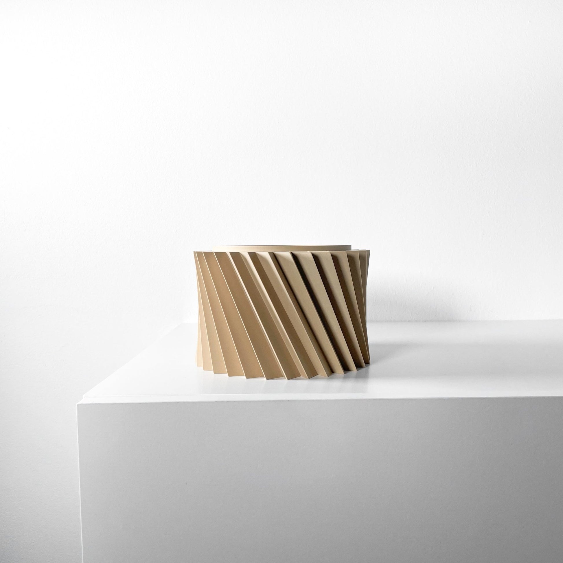 The "Wiron" Planter - Modern Indoor Plant Pot and Container - WG Creative Co.